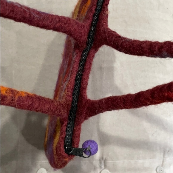 100% Wool Purse Made in Nepal - Picture 3 of 4